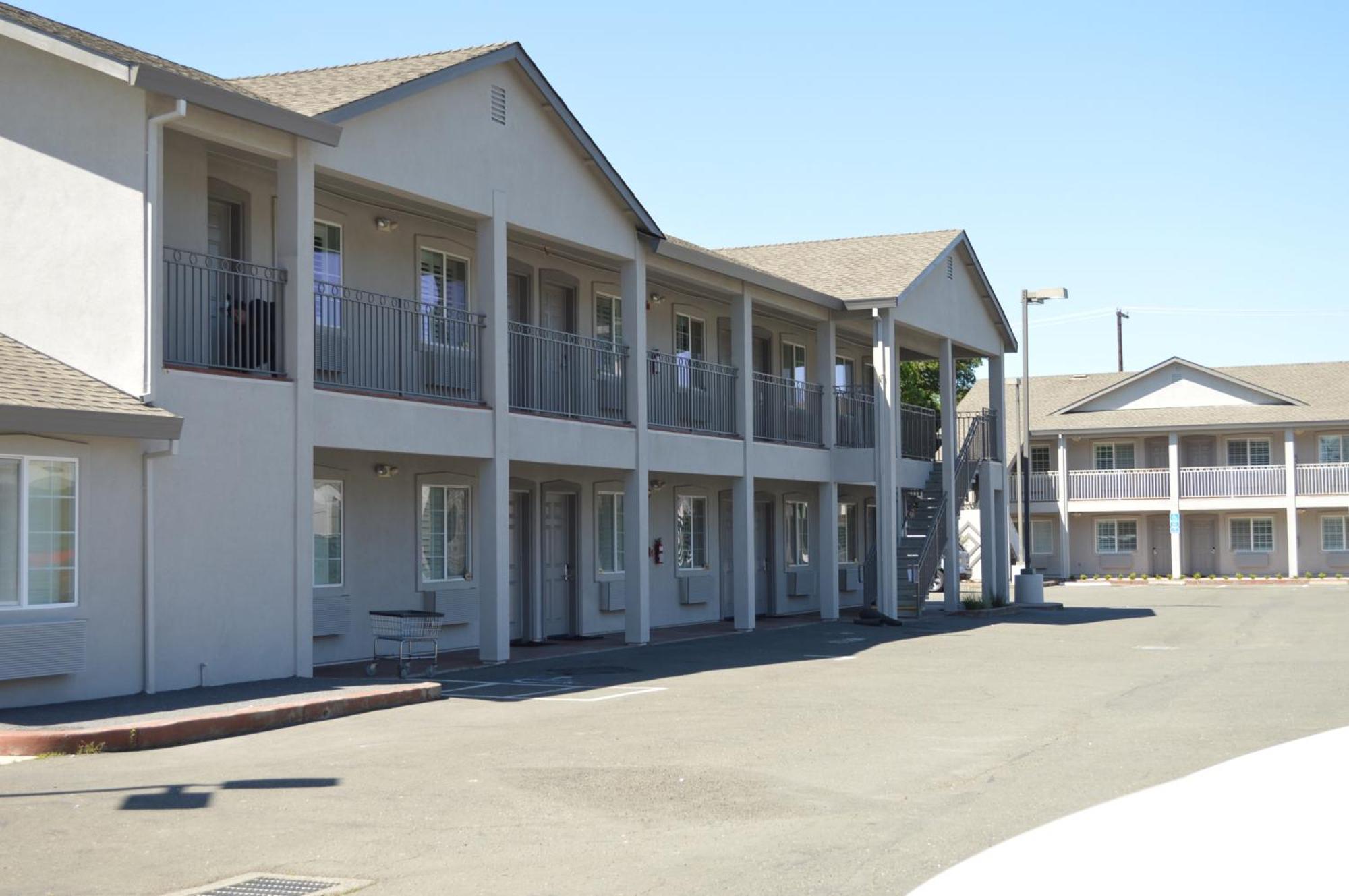 Fairview Inn & Suites Healdsburg Exterior photo