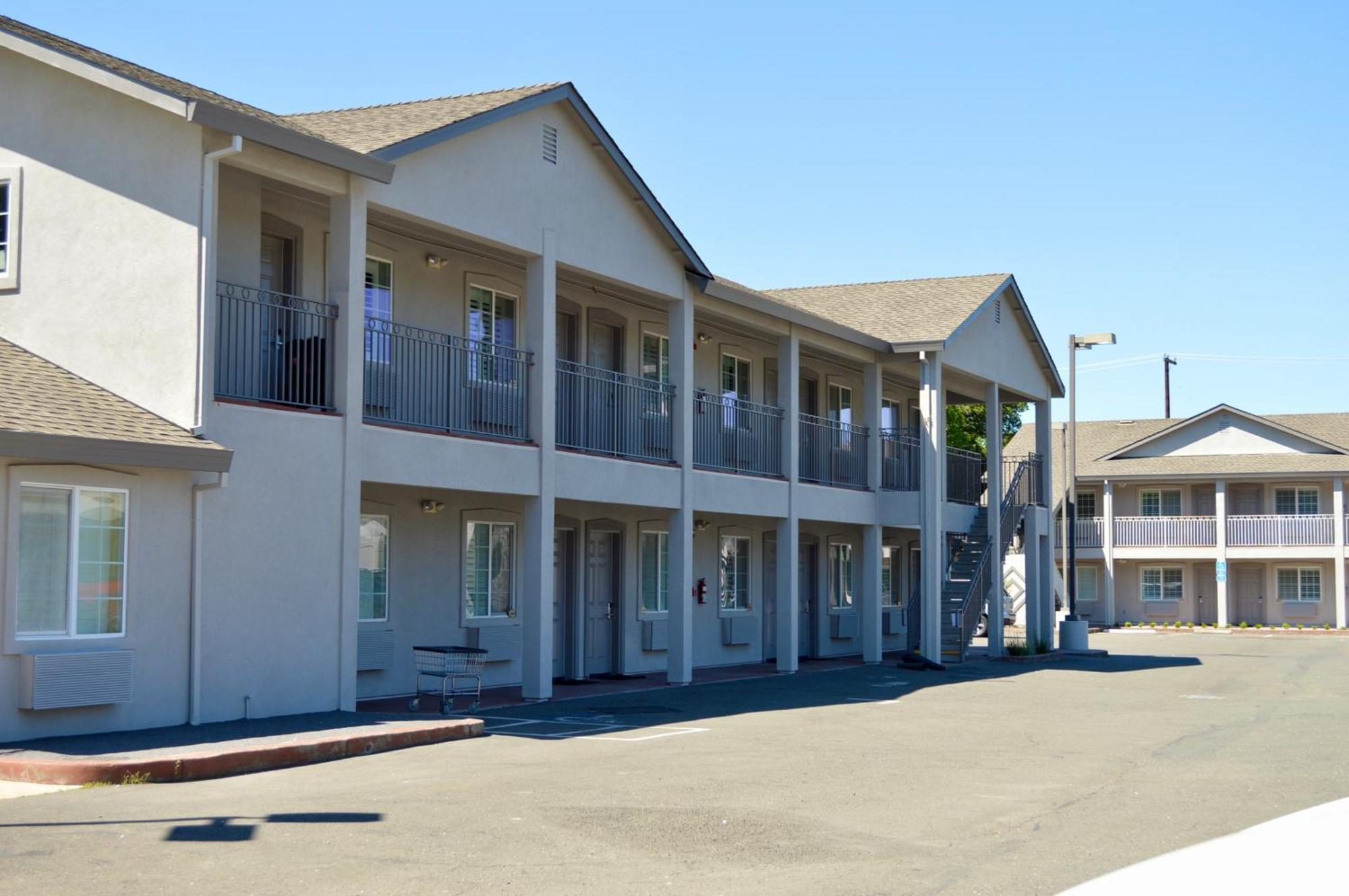 Fairview Inn & Suites Healdsburg Exterior photo